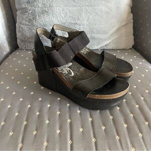 OTBT bushnell black wedge sandals 7.5